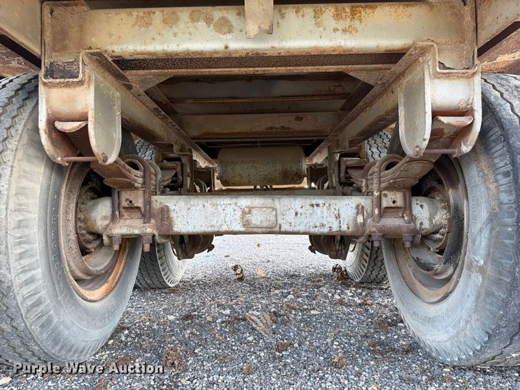 image for item NA9514 1972 Trailmobile A46A4CAW dry van trailer