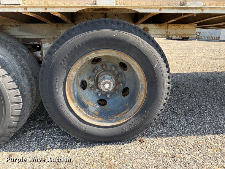 image for item NA9514 1972 Trailmobile A46A4CAW dry van trailer