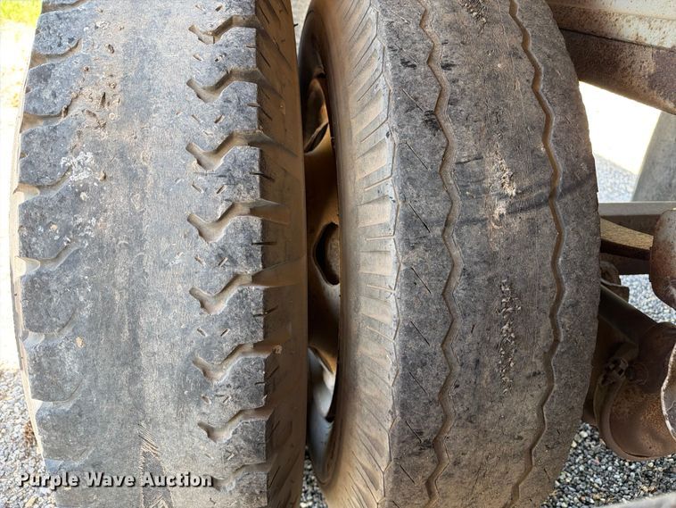 image for item NA9514 1972 Trailmobile A46A4CAW dry van trailer