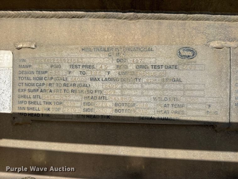 image for item NJ9176 2006 Heil tank trailer