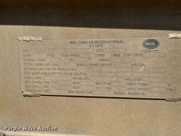 image for item NJ9177 2006 Heil tank trailer