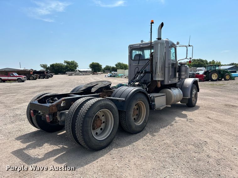 image for item NM9804 2008 Peterbilt 388 semi truck