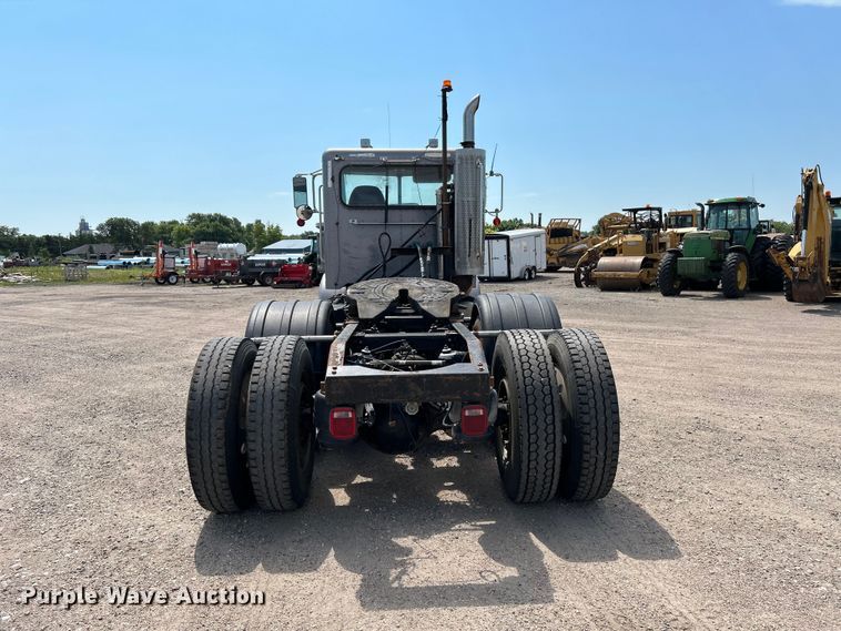 image for item NM9804 2008 Peterbilt 388 semi truck