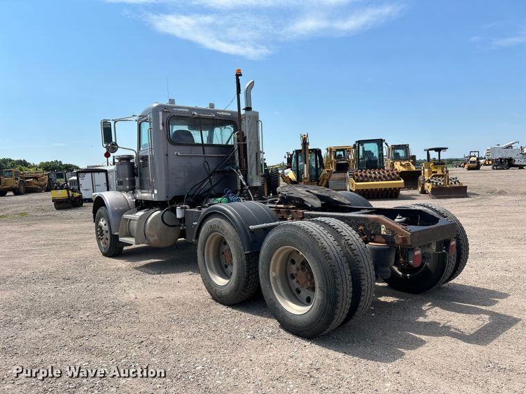 image for item NM9804 2008 Peterbilt 388 semi truck