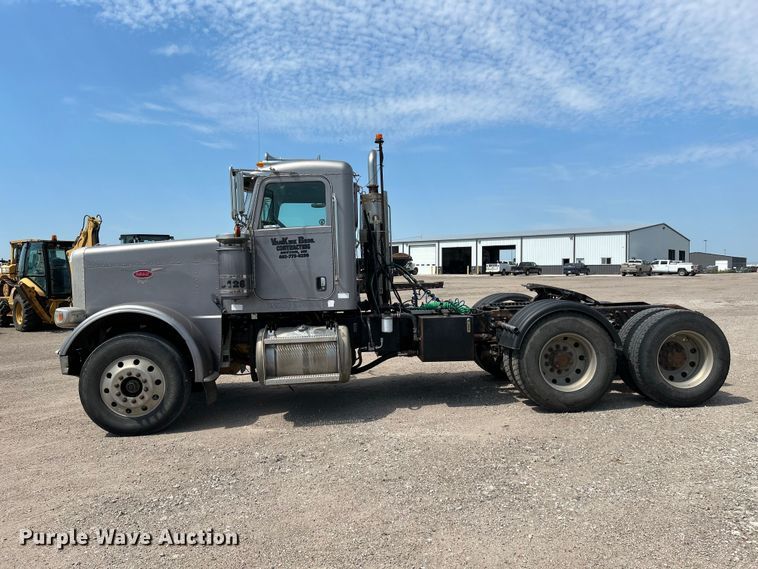 image for item NM9804 2008 Peterbilt 388 semi truck