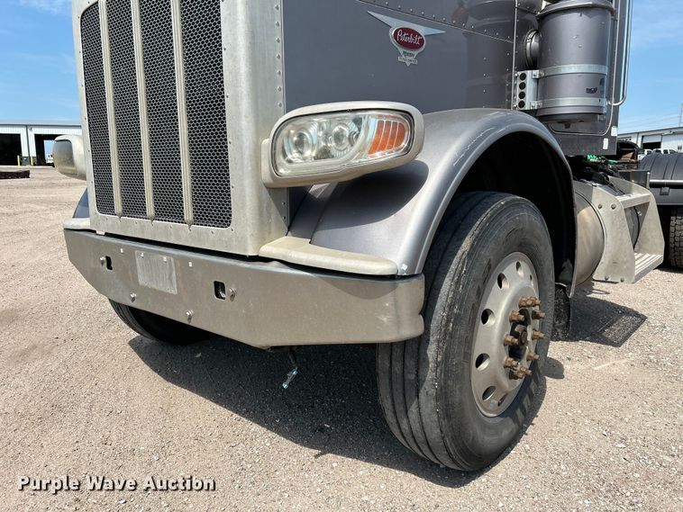 image for item NM9804 2008 Peterbilt 388 semi truck