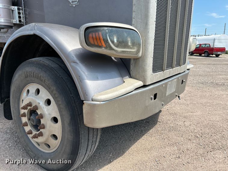 image for item NM9804 2008 Peterbilt 388 semi truck