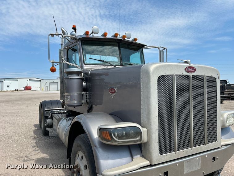 image for item NM9804 2008 Peterbilt 388 semi truck