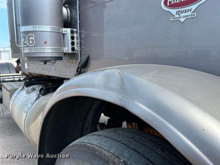 image for item NM9804 2008 Peterbilt 388 semi truck