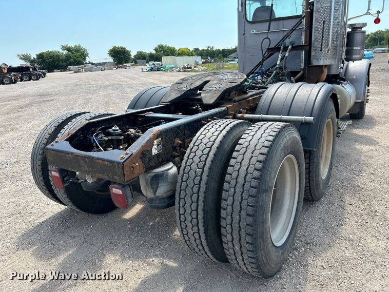 image for item NM9804 2008 Peterbilt 388 semi truck