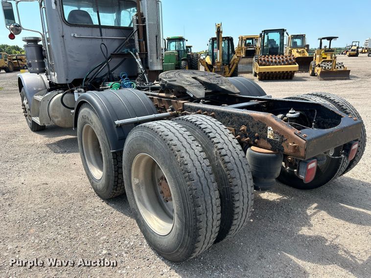 image for item NM9804 2008 Peterbilt 388 semi truck