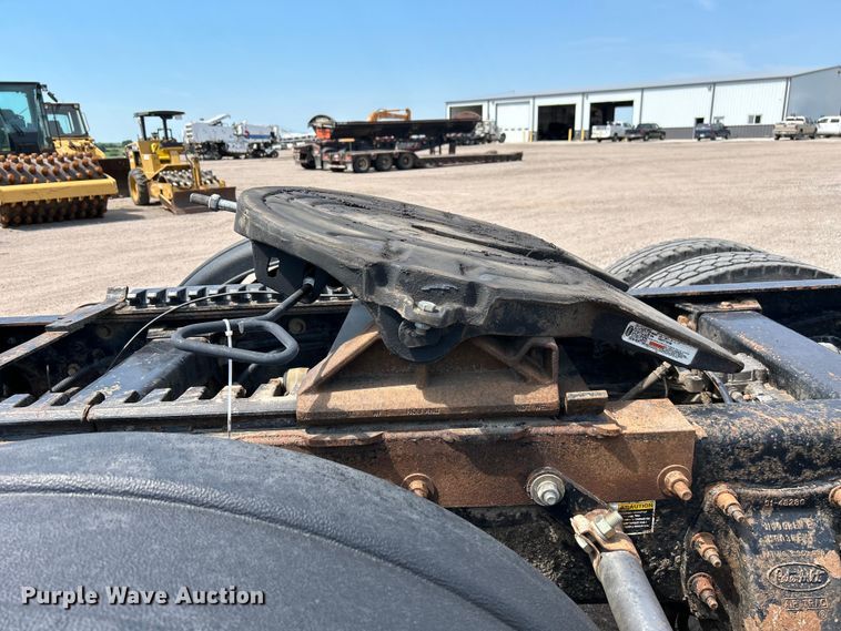 image for item NM9804 2008 Peterbilt 388 semi truck