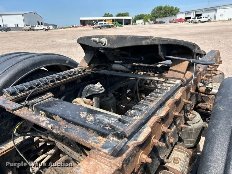 image for item NM9804 2008 Peterbilt 388 semi truck