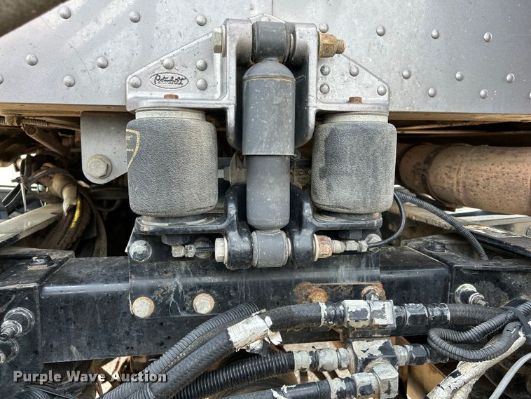 image for item NM9804 2008 Peterbilt 388 semi truck