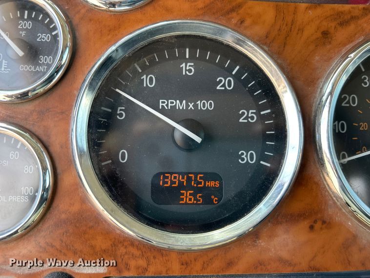 image for item NM9804 2008 Peterbilt 388 semi truck