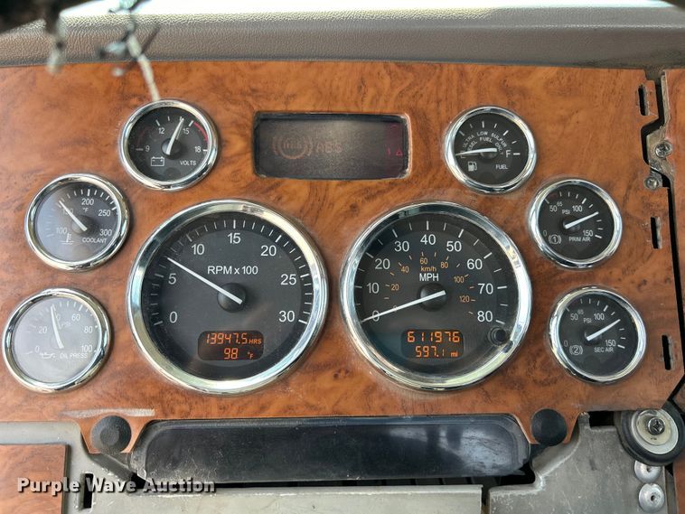 image for item NM9804 2008 Peterbilt 388 semi truck