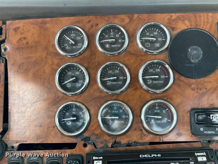 image for item NM9804 2008 Peterbilt 388 semi truck