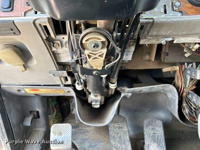 image for item NM9804 2008 Peterbilt 388 semi truck