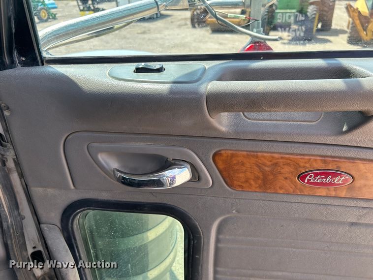 image for item NM9804 2008 Peterbilt 388 semi truck