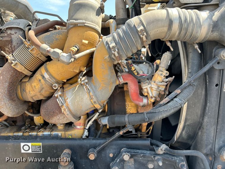 image for item NM9804 2008 Peterbilt 388 semi truck