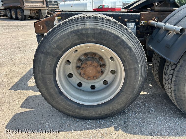image for item NM9804 2008 Peterbilt 388 semi truck