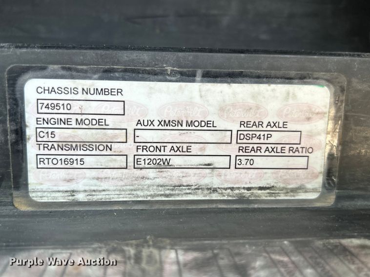 image for item NM9804 2008 Peterbilt 388 semi truck