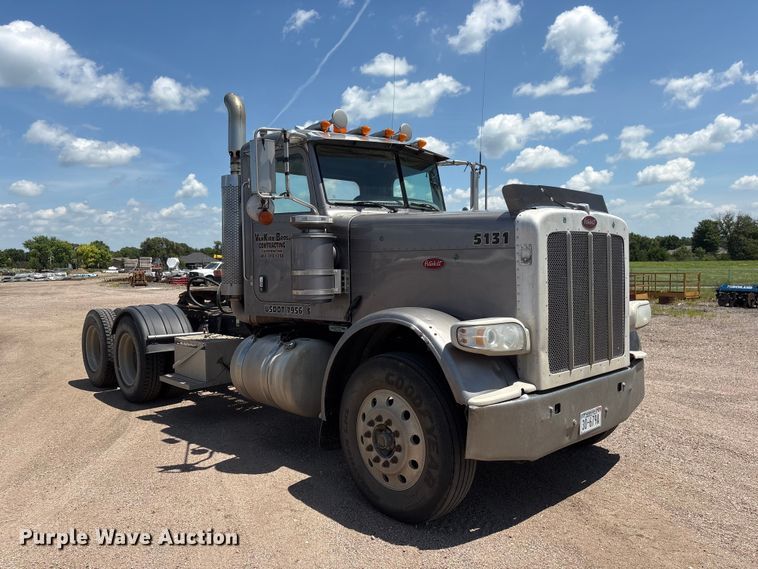 image for item NM9813 2011 Peterbilt 388 Truck tractor