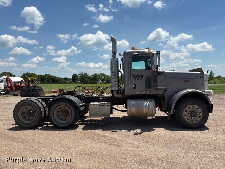 image for item NM9813 2011 Peterbilt 388 Truck tractor
