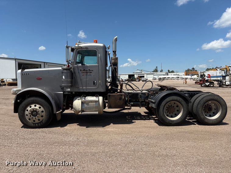 image for item NM9813 2011 Peterbilt 388 Truck tractor
