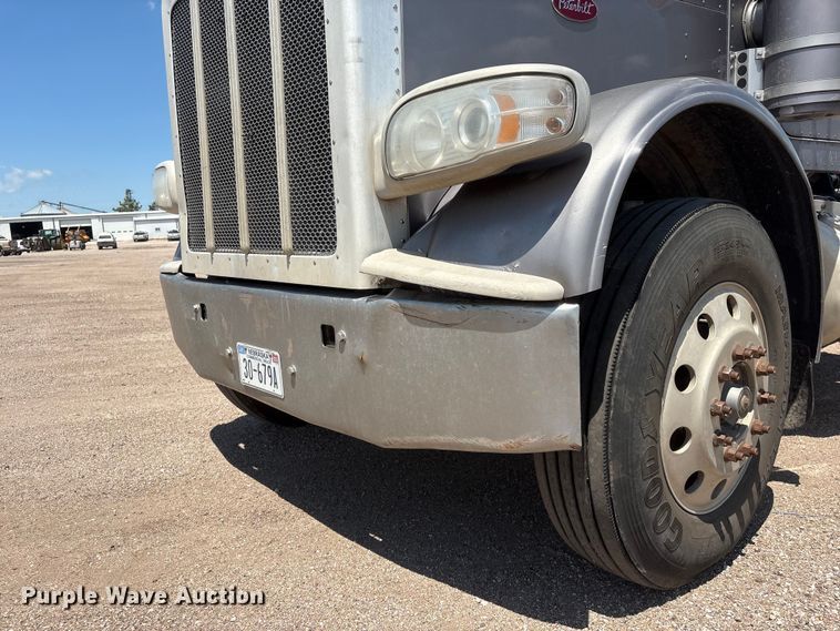 image for item NM9813 2011 Peterbilt 388 Truck tractor