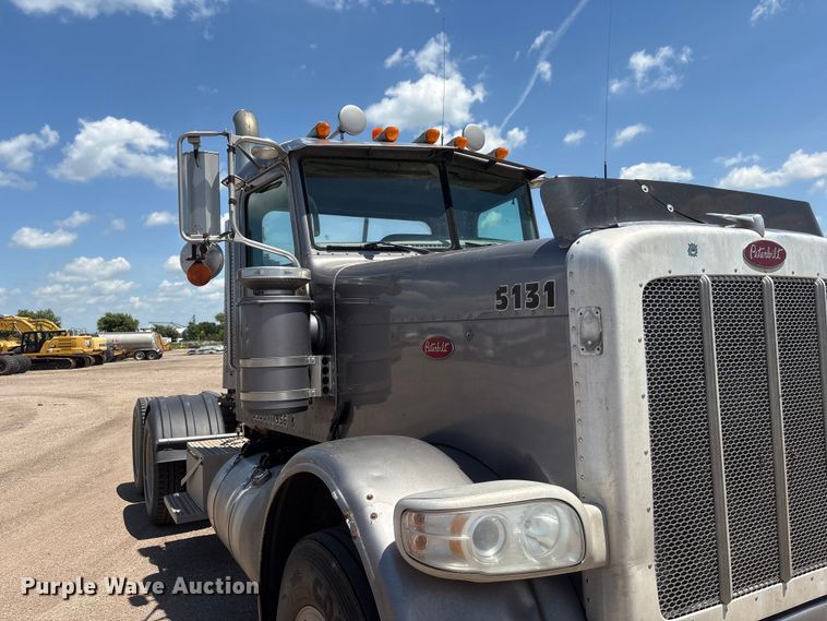 image for item NM9813 2011 Peterbilt 388 Truck tractor