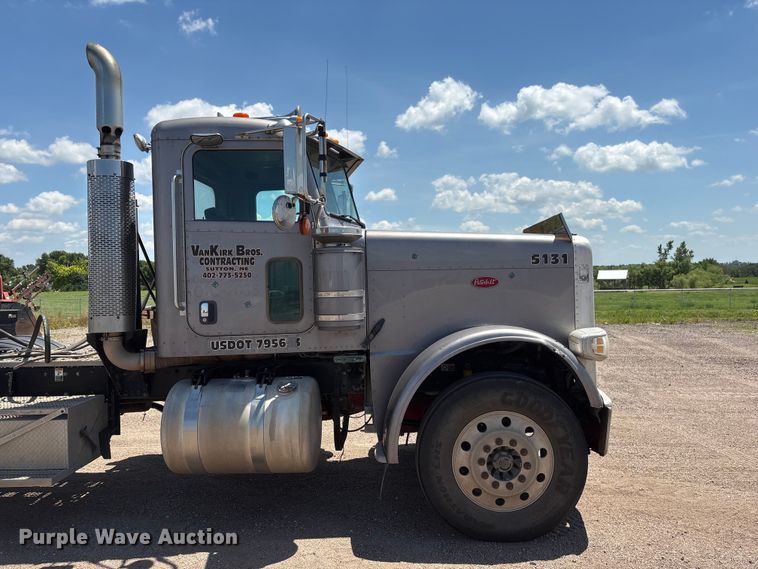 image for item NM9813 2011 Peterbilt 388 Truck tractor