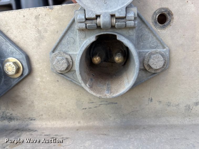 image for item NM9813 2011 Peterbilt 388 Truck tractor