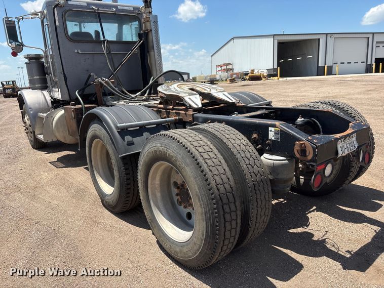image for item NM9813 2011 Peterbilt 388 Truck tractor