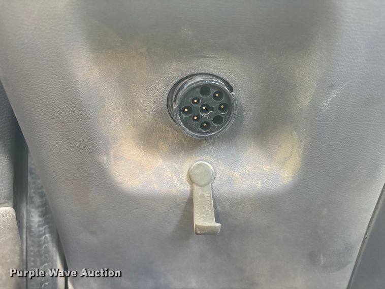 image for item NM9813 2011 Peterbilt 388 Truck tractor