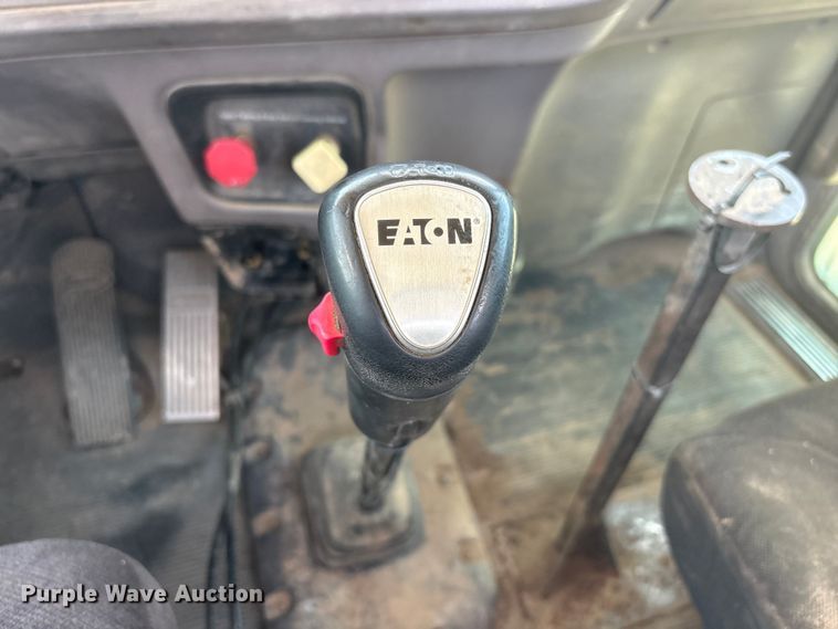 image for item NM9813 2011 Peterbilt 388 Truck tractor