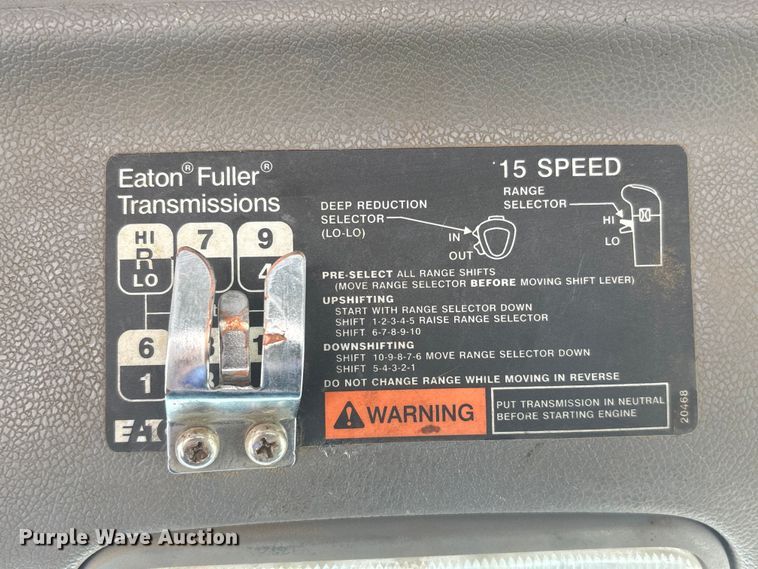 image for item NM9813 2011 Peterbilt 388 Truck tractor