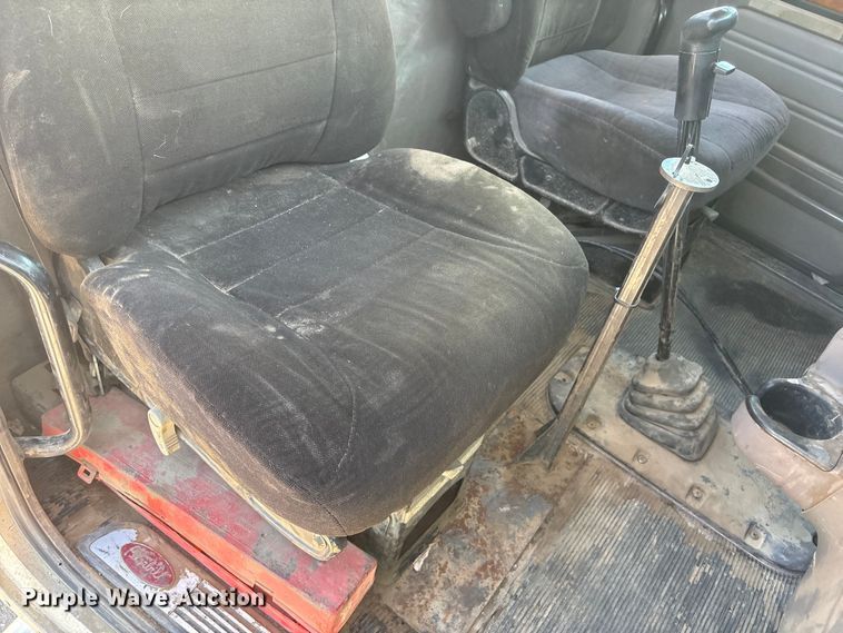image for item NM9813 2011 Peterbilt 388 Truck tractor