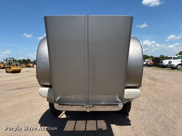 image for item NM9813 2011 Peterbilt 388 Truck tractor