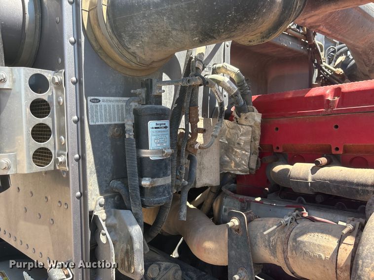 image for item NM9813 2011 Peterbilt 388 Truck tractor