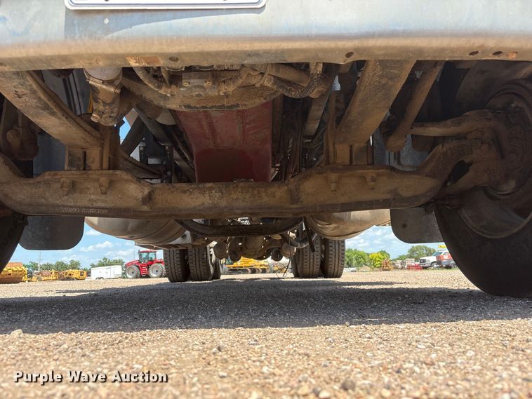 image for item NM9813 2011 Peterbilt 388 Truck tractor