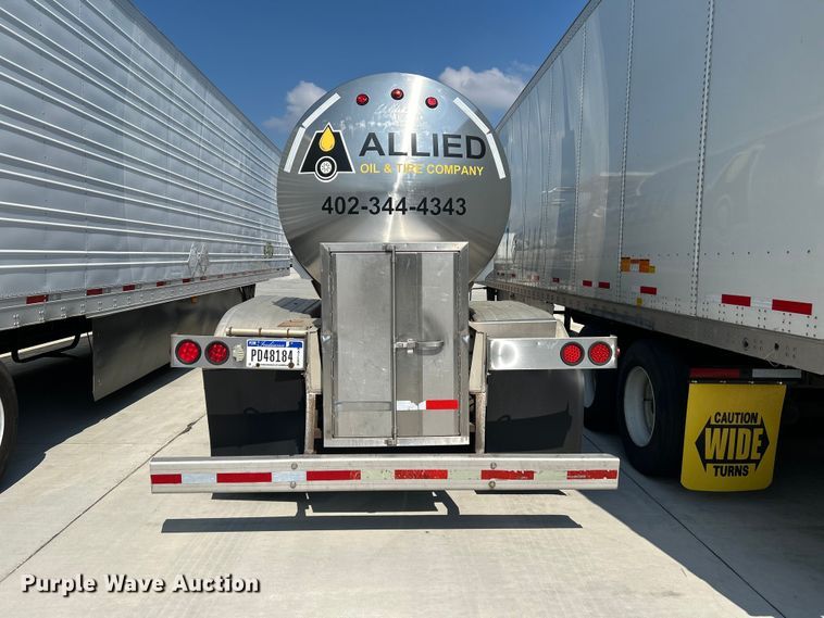 image for item NM9827 1996 Walker 3A tank trailer