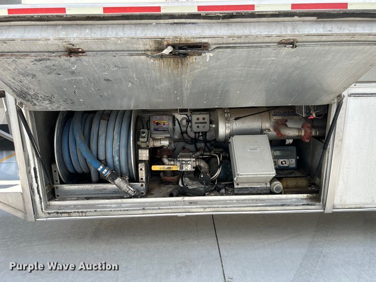 image for item NM9827 1996 Walker 3A tank trailer
