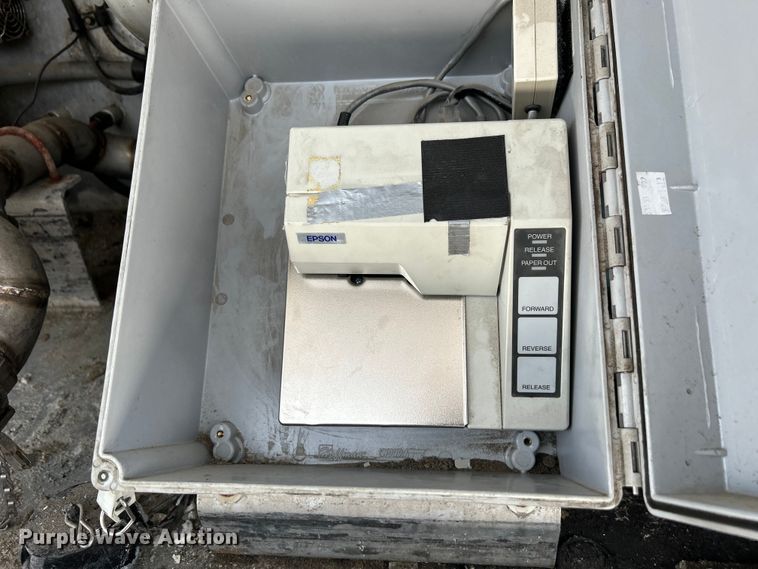 image for item NM9827 1996 Walker 3A tank trailer
