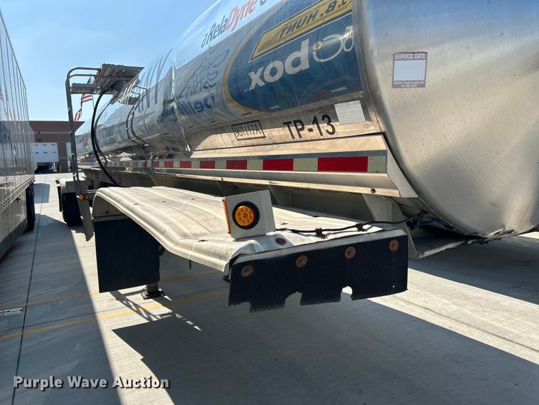 image for item NM9827 1996 Walker 3A tank trailer