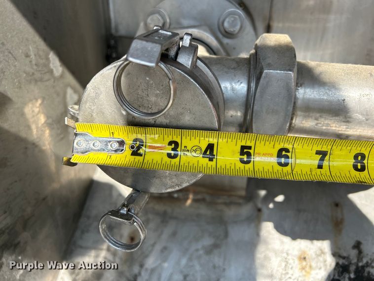 image for item NM9827 1996 Walker 3A tank trailer