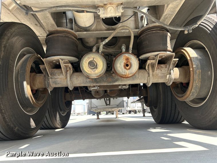image for item NM9827 1996 Walker 3A tank trailer