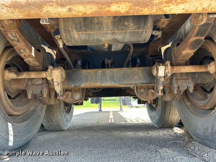 image for item NM9833 1987 Fruehauf Corp. 4GL014302 tank trailer