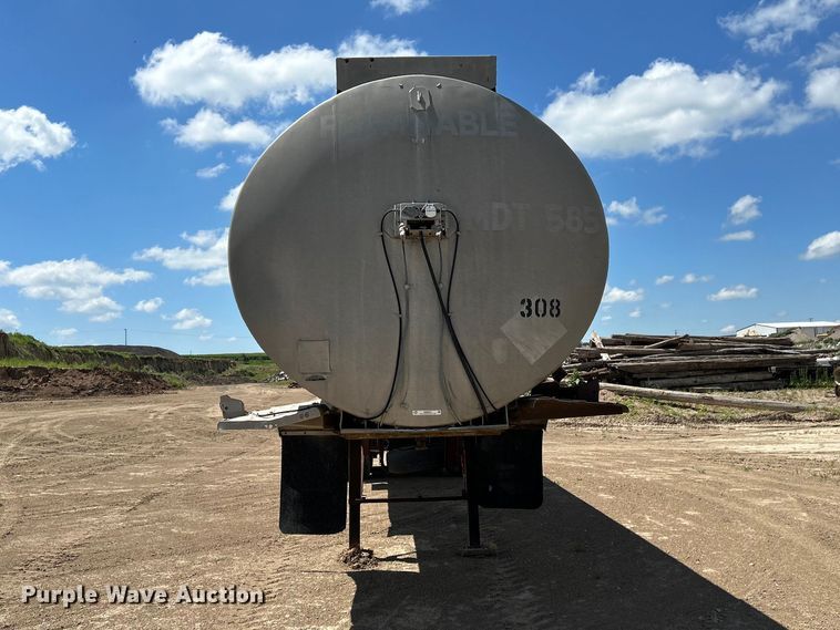 image for item NM9834 1969 Trailmobile F11S4CAH tank trailer