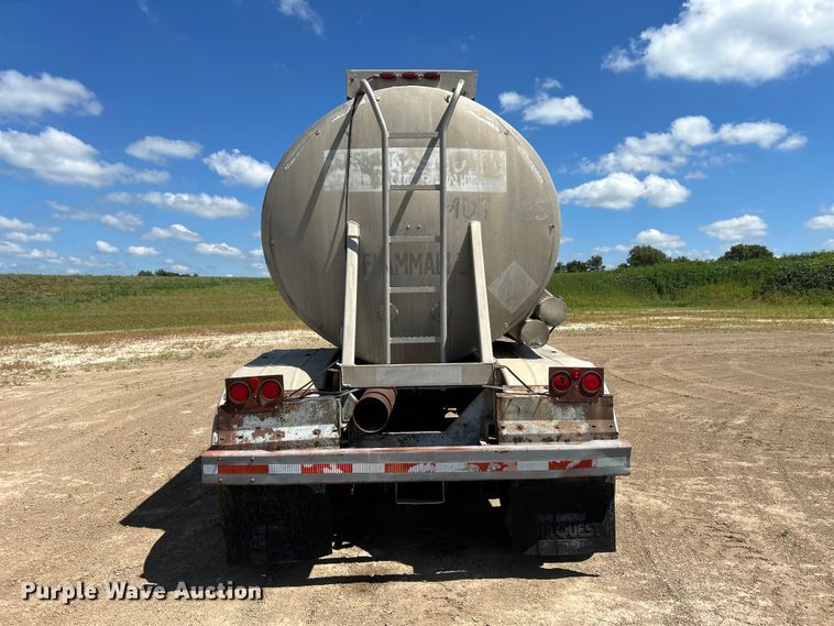 image for item NM9834 1969 Trailmobile F11S4CAH tank trailer